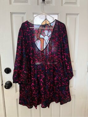 torrid 5X Black & Magenta Floral V-Neck Tunic top
